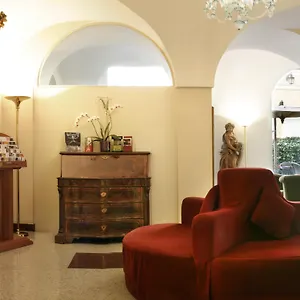 Otel Santa Chiara, Roma