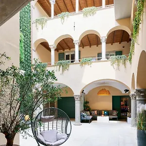 Rego - Boutique With Some Off-site In A Charming Historic District Close To Upper Town Lejlighed