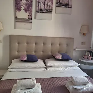 Otel Castelfidardo, Roma